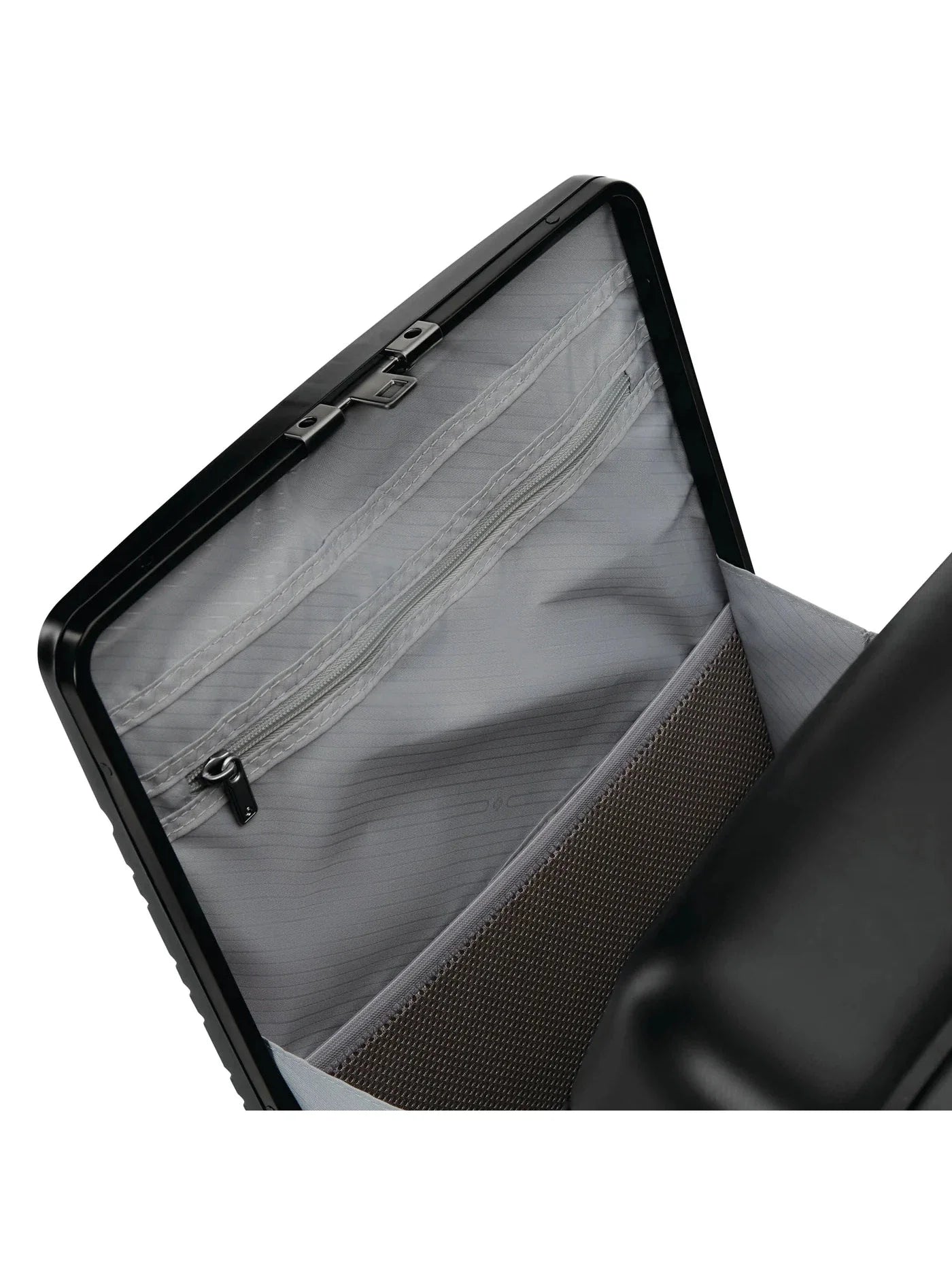 Elevation Plus Global Carry-On Spinner 22"