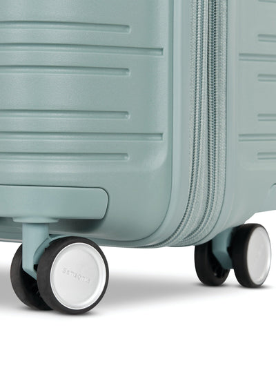 Elevation Plus Global Carry-On Spinner 22"