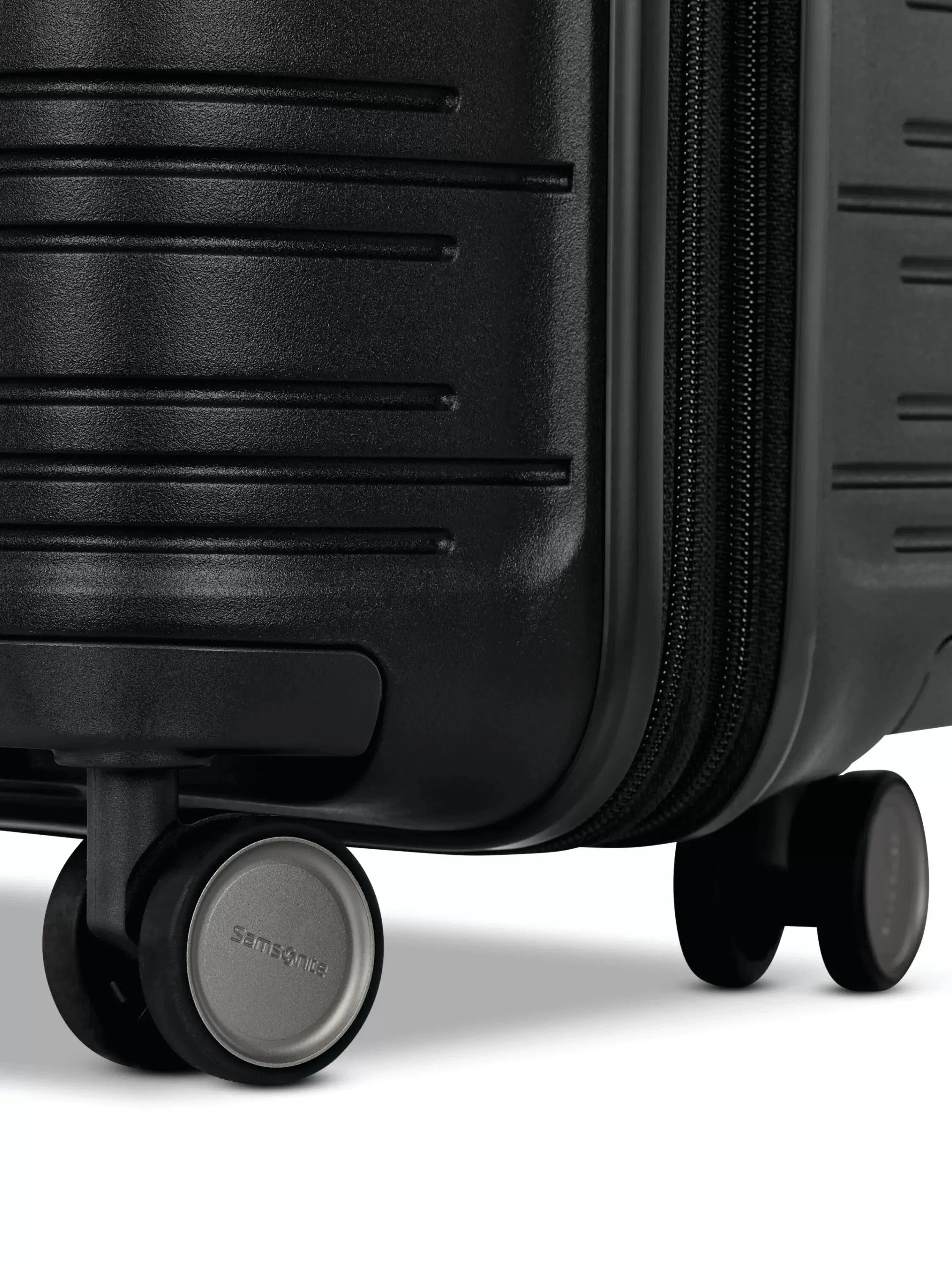 Elevation Plus Global Carry-On Spinner 22"