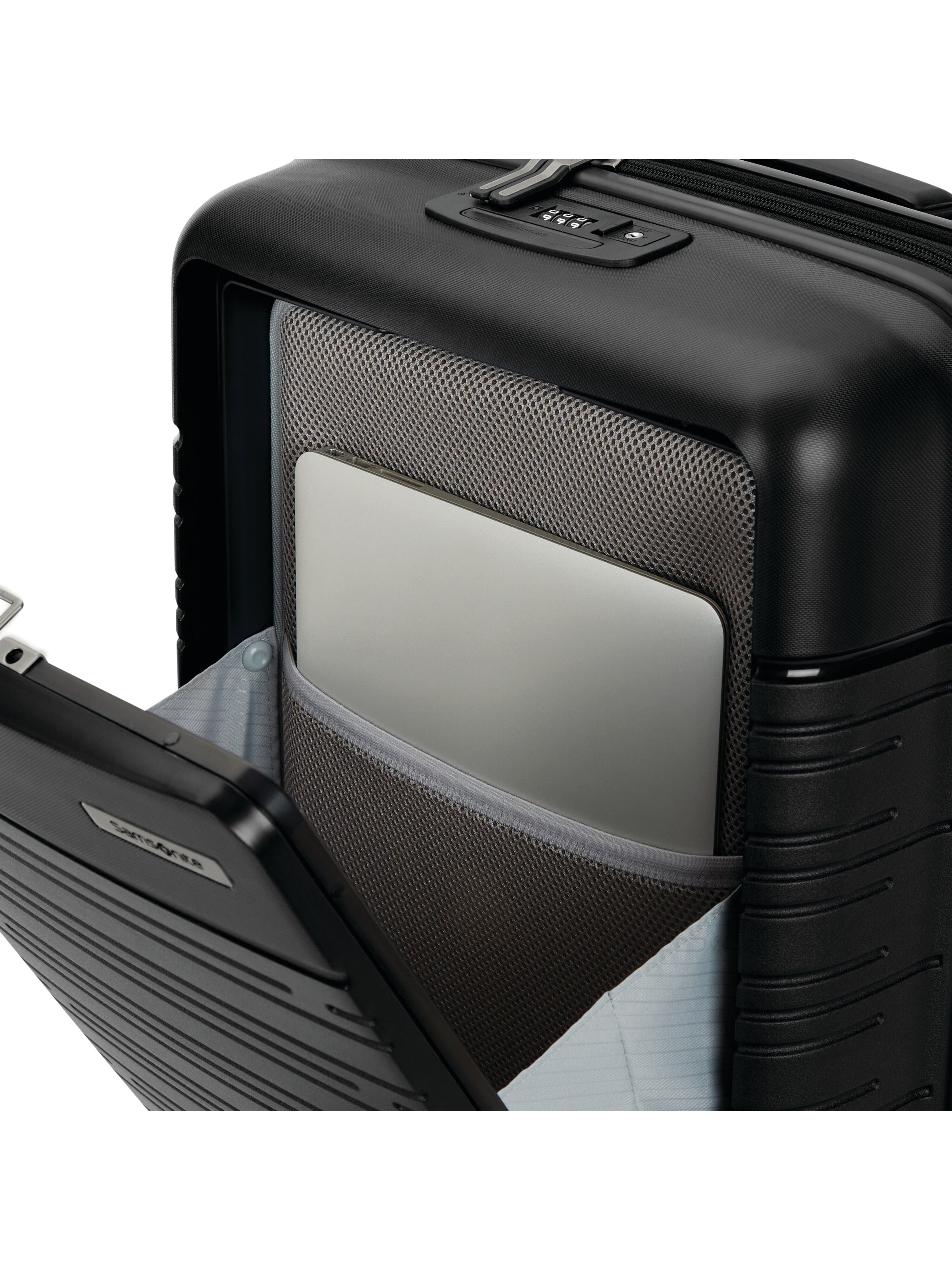 Elevation Plus Global Carry-On Spinner 22"