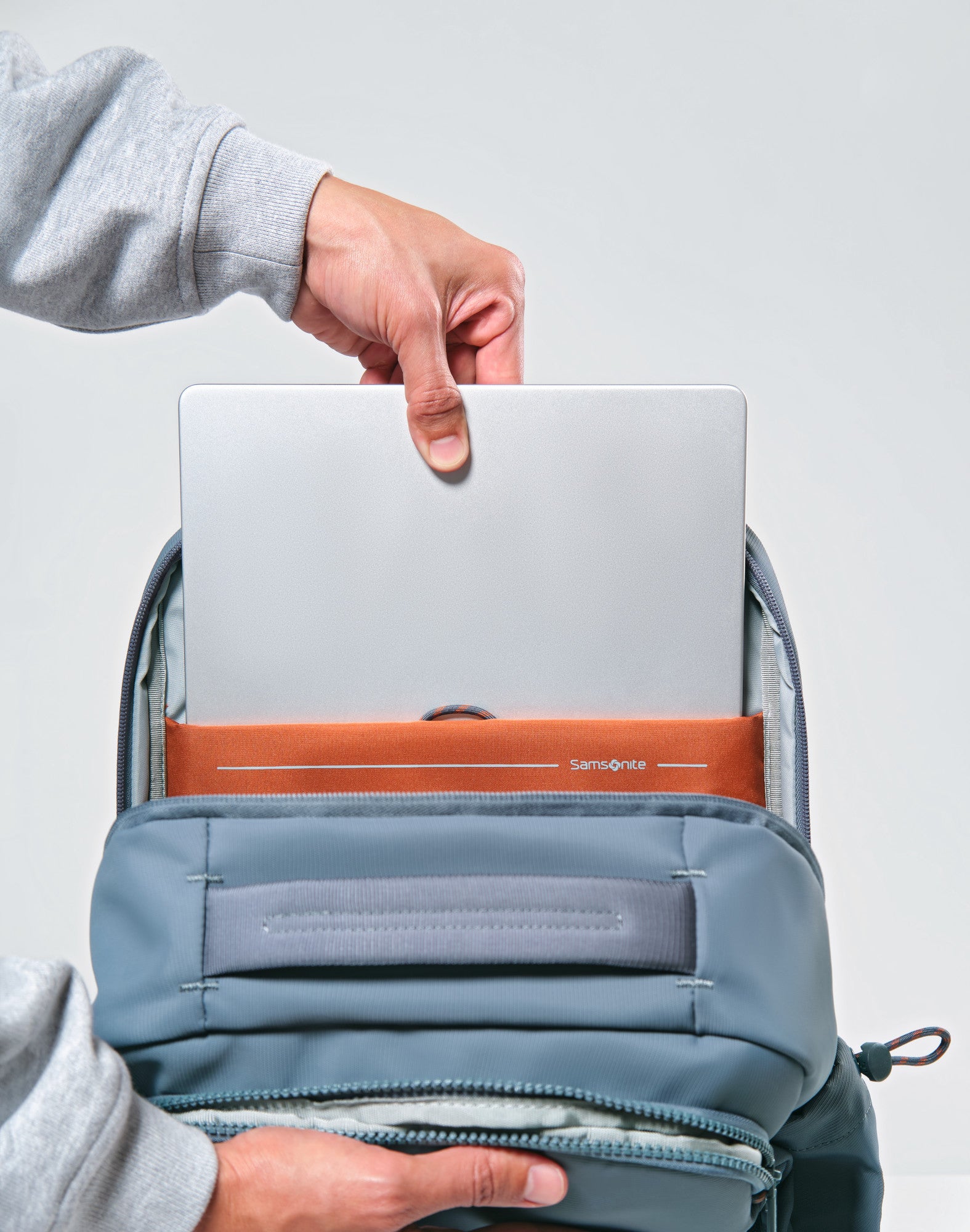 161413-E264 05272026_LAPTOP SLEEVE_01