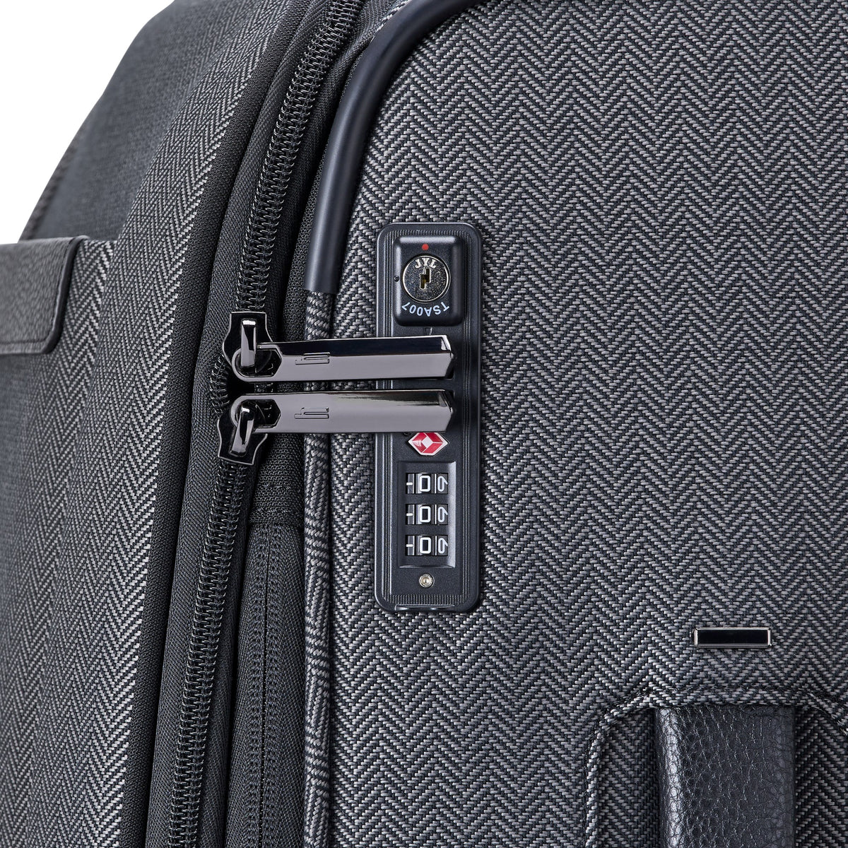 Hartmann Herringbone Medium Journey Expandable Spinner - Black Herringbone