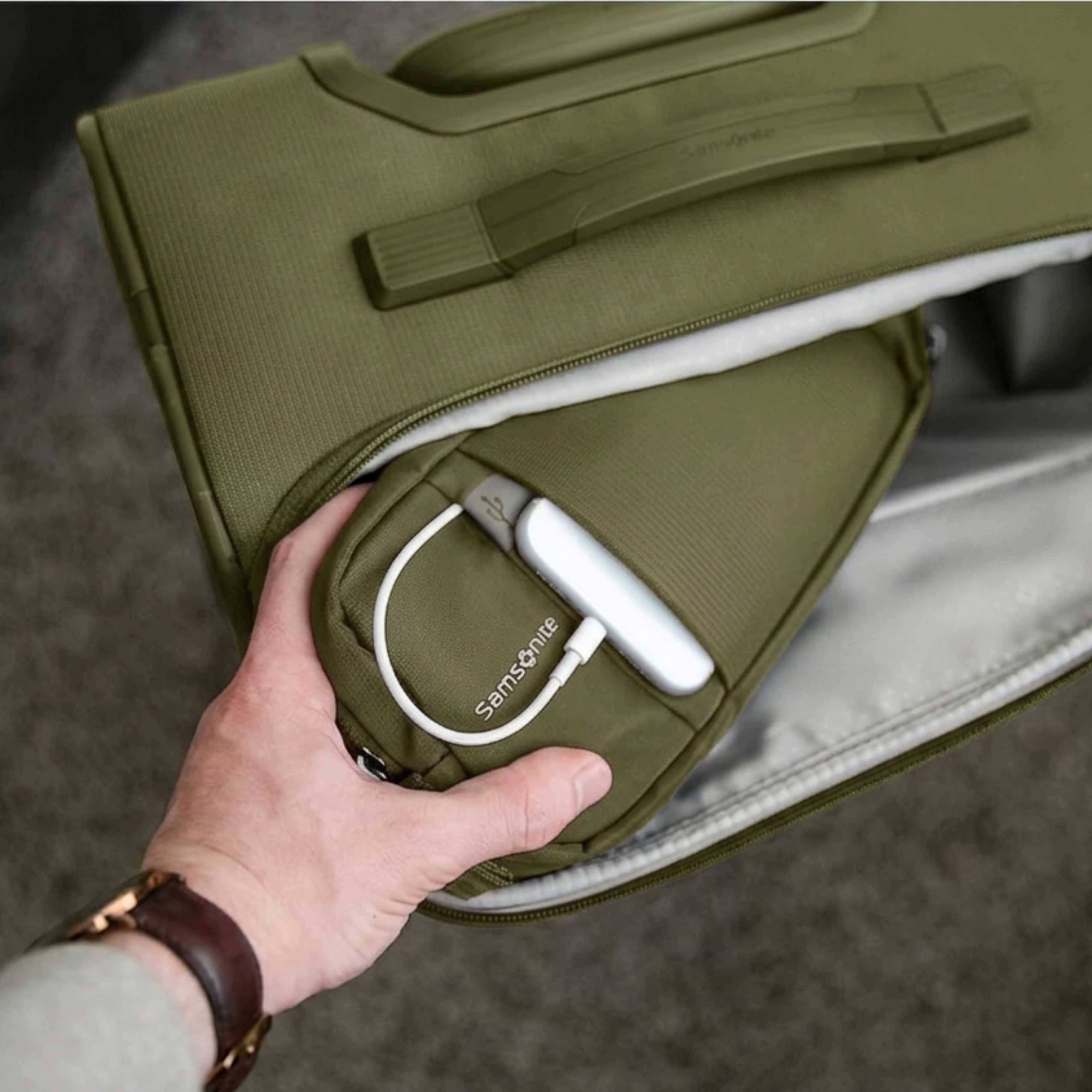 Samsonite Lineate Softside Expandable Carry-On Spinner