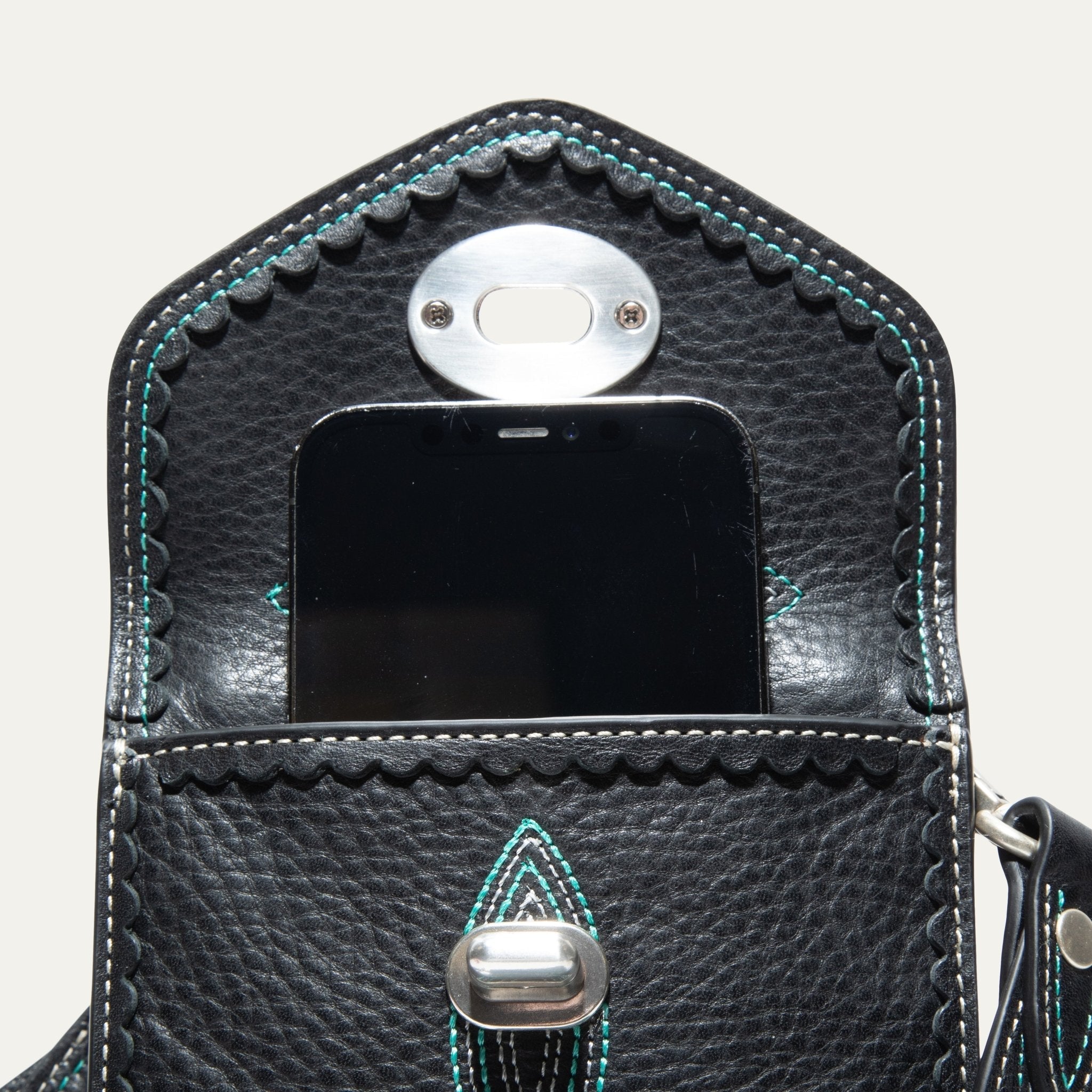 LASSO PHONE CROSSBODY