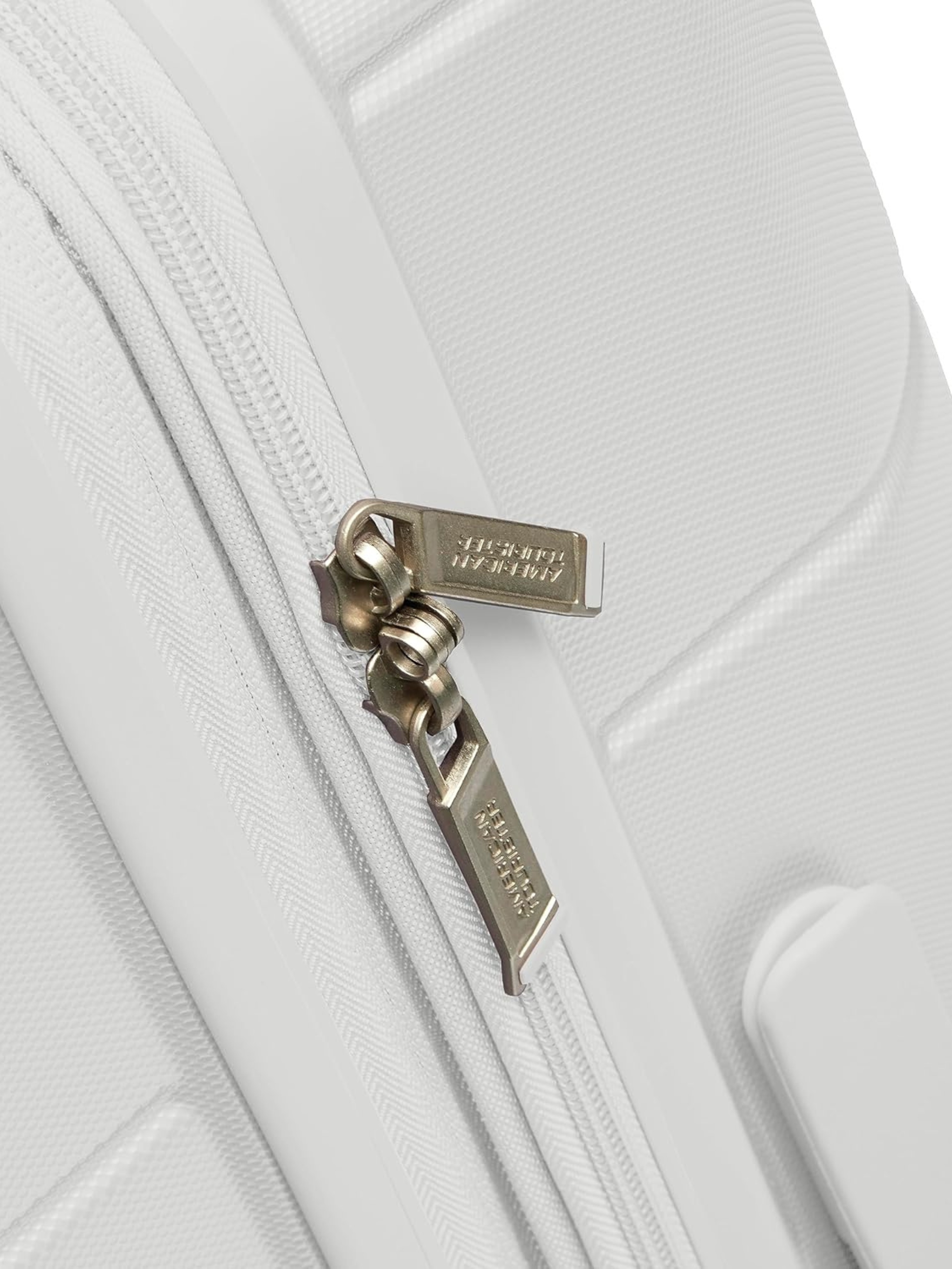 American Tourister Stratum 2.0 Hardside Medium Spinner 24"