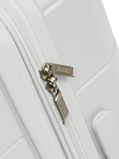American Tourister Stratum 2.0 Hardside Medium Spinner 24"