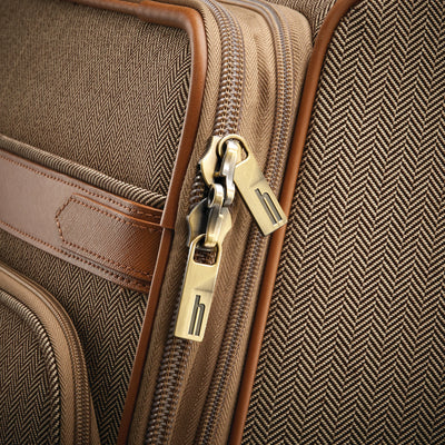 Hartmann Herringbone Deluxe Medium Journey Expandable Spinner Medium