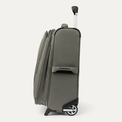 Travelpro Maxlite 5 International Carry-On Expandable Rollaboard
