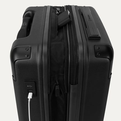 Travelpro Platinum Elite Hardside Expandable Spinner