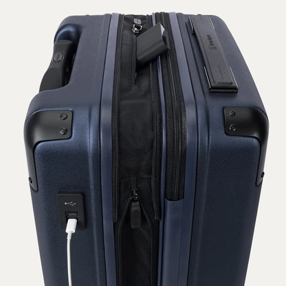 Travelpro Platinum Elite Hardside Expandable Spinner