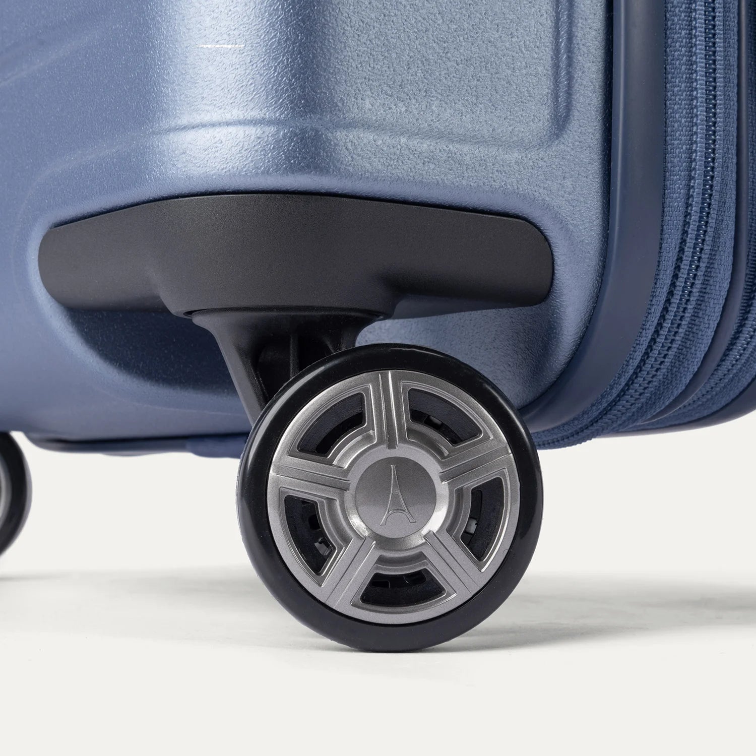 Travelpro Platinum Elite Hardside Expandable Spinner