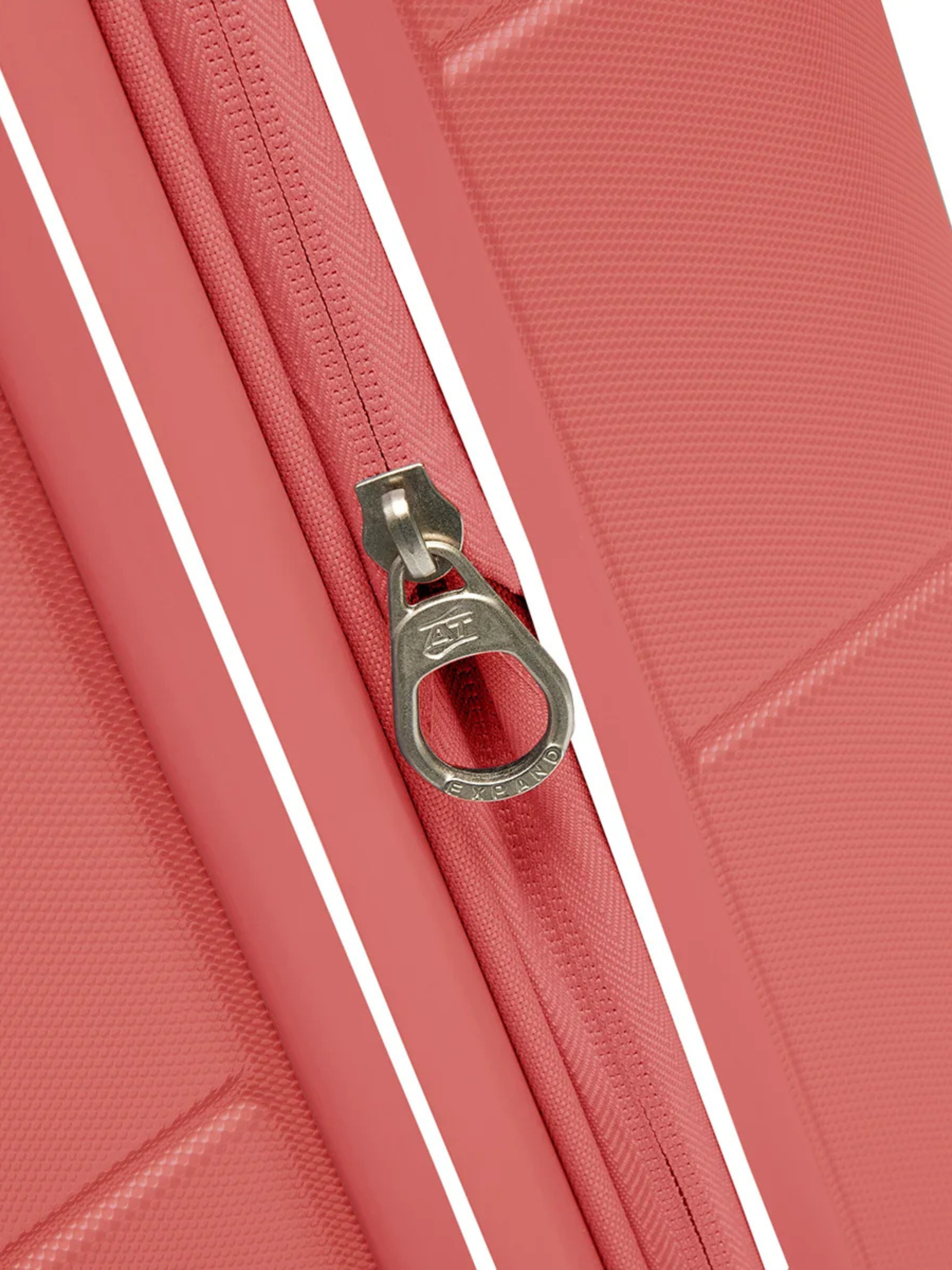 American Tourister Stratum 2.0 Hardside Medium Spinner 24"