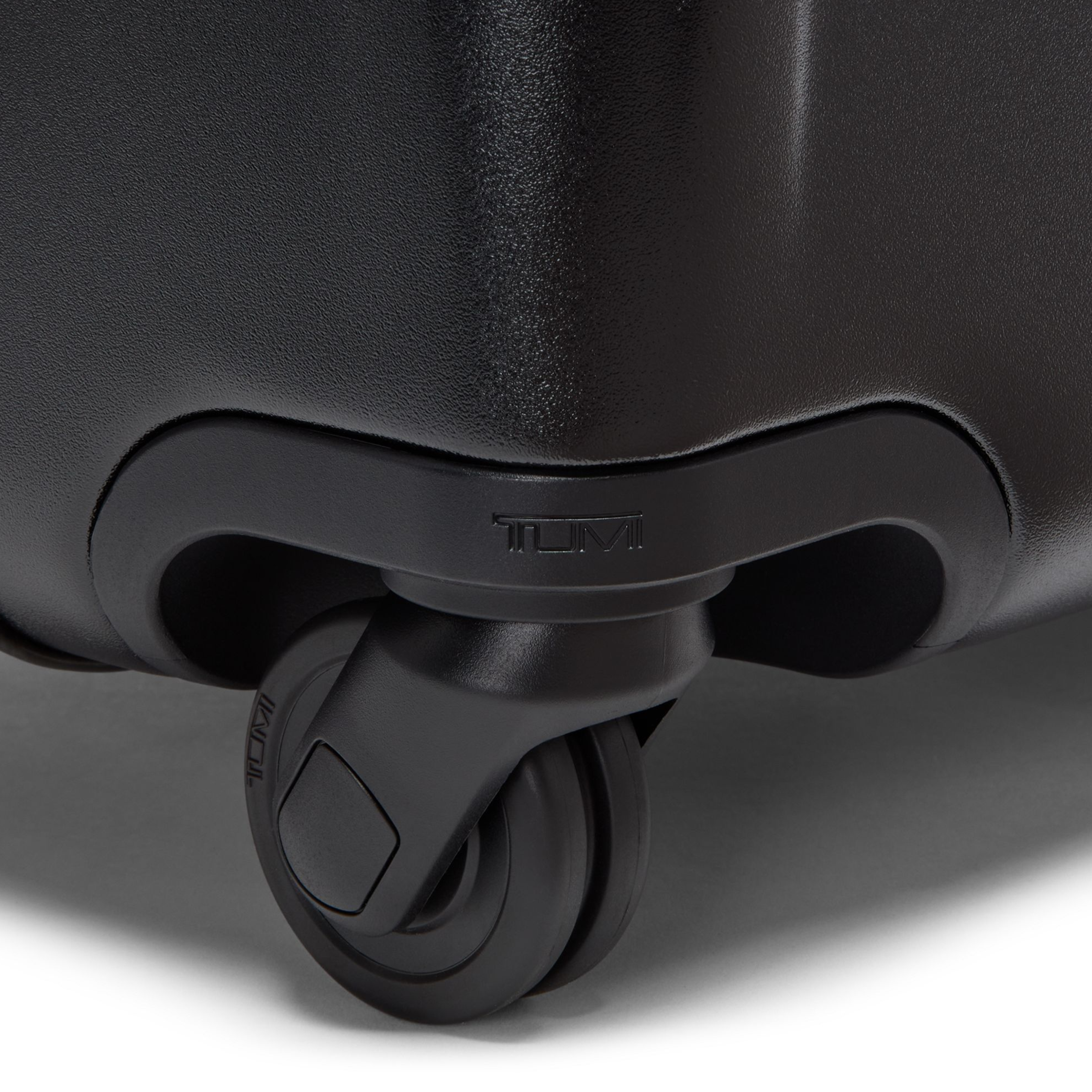 Tumi Ventra Large Expandable Carry-On