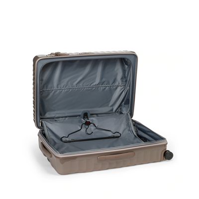 Tumi 19 Degree Extended Trip Expandable 4 Wheeled P/C