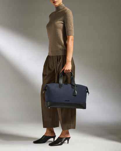 Heritage Overnight Bag in Navy