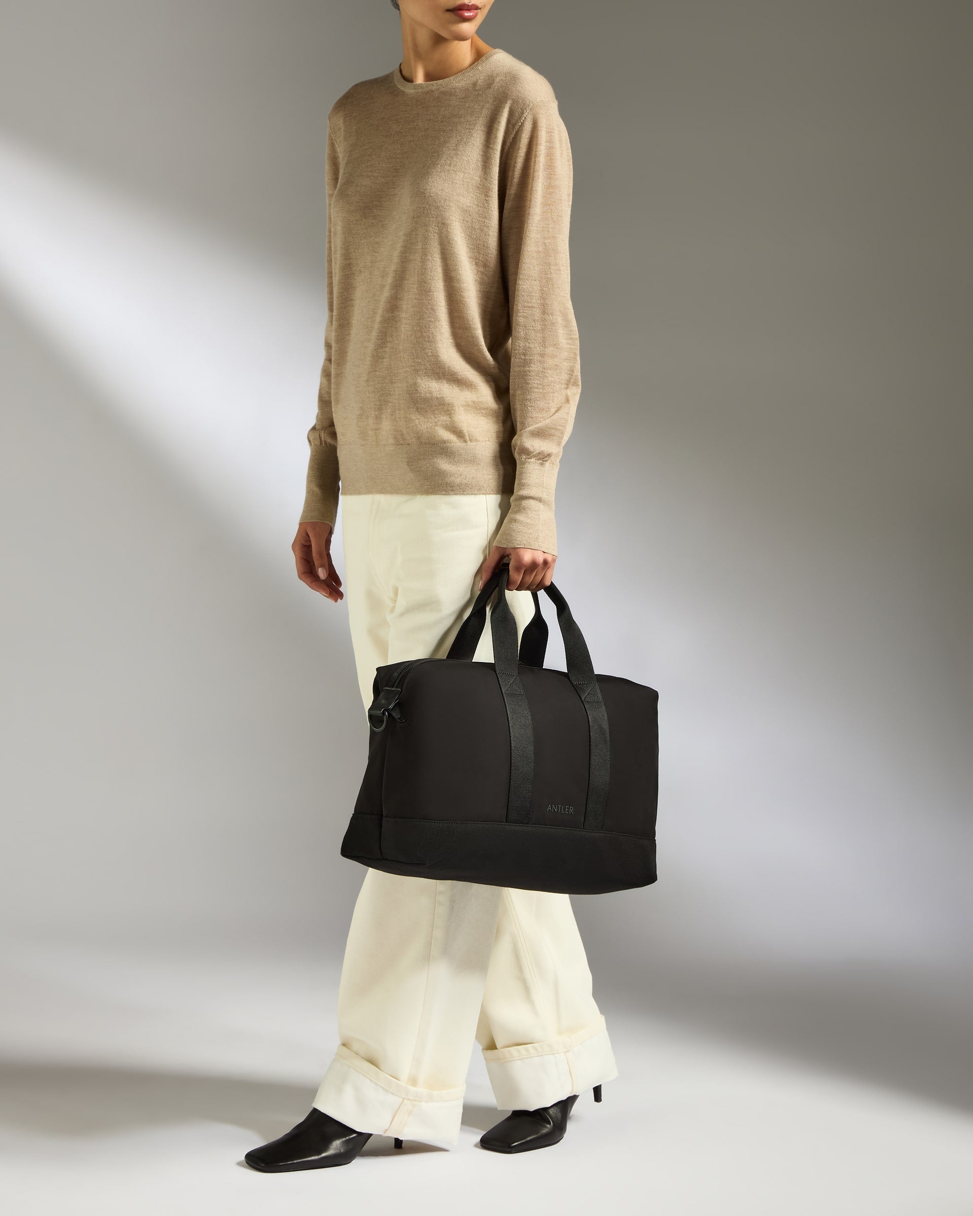 Icon Overnight Bag in Black