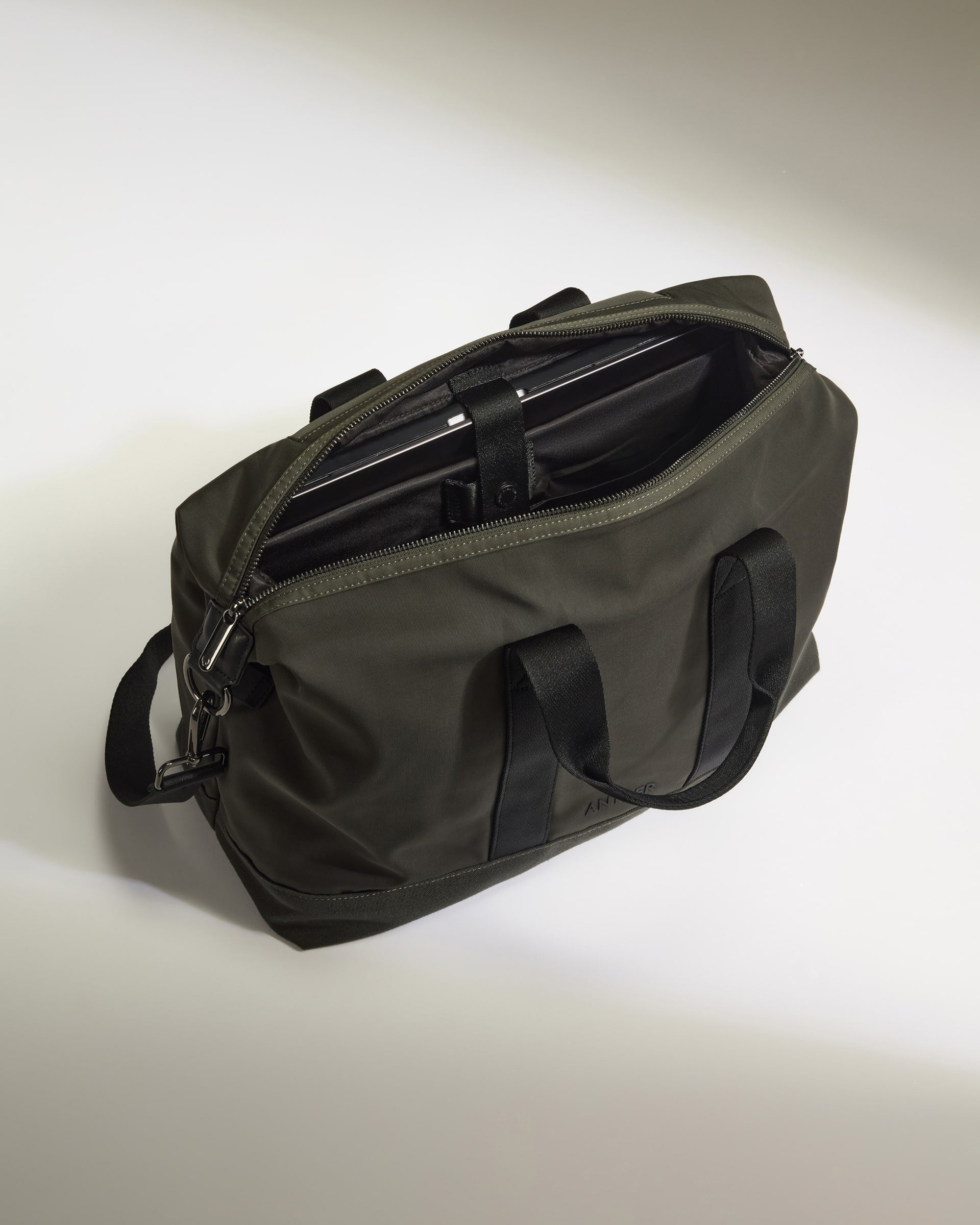 Icon Overnight Bag in Dark Khaki Green