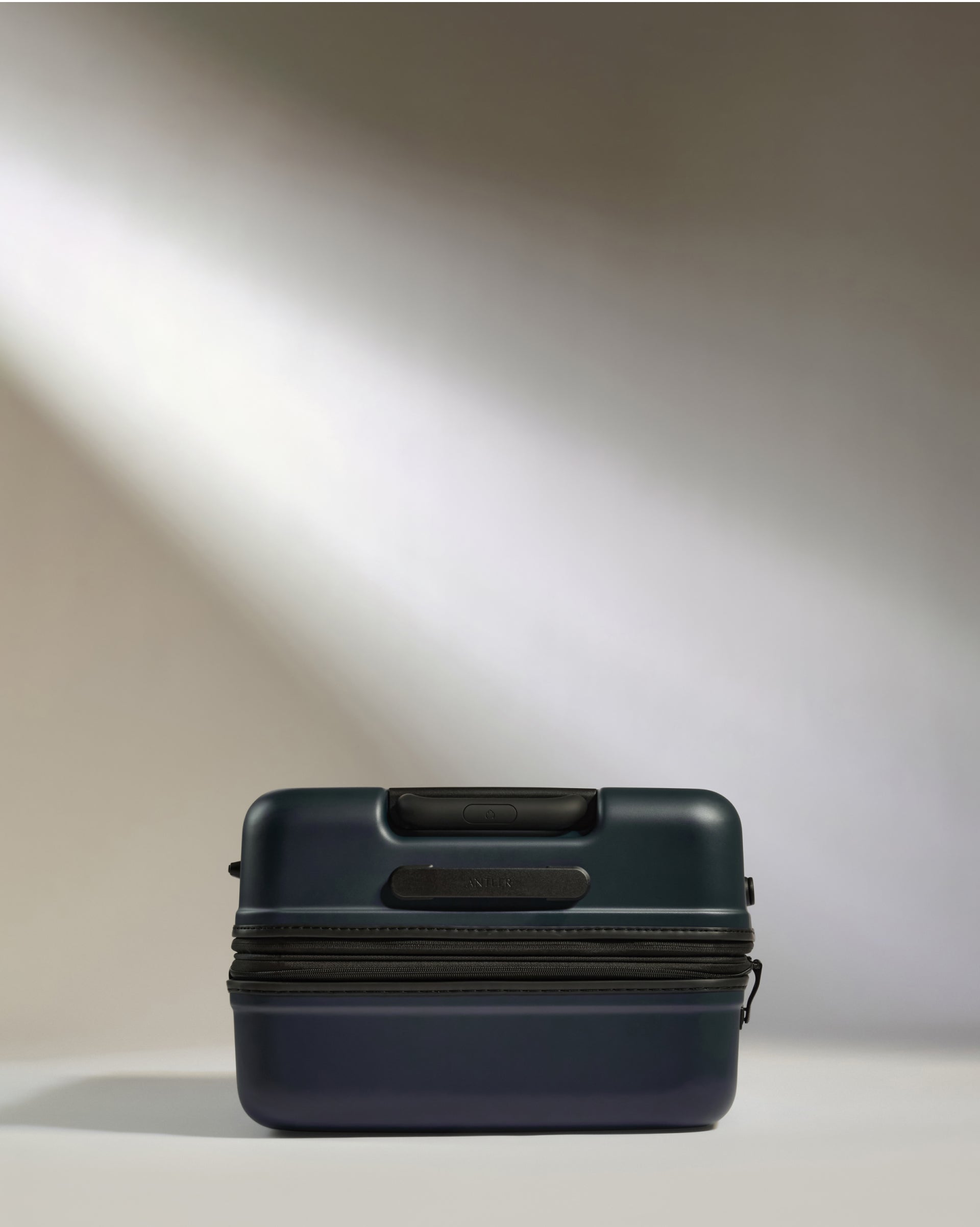 Medium Luggage in Indigo Blue - Icon Stripe