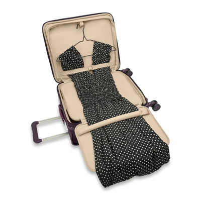 Briggs & Riley Baseline Expandable Spinner