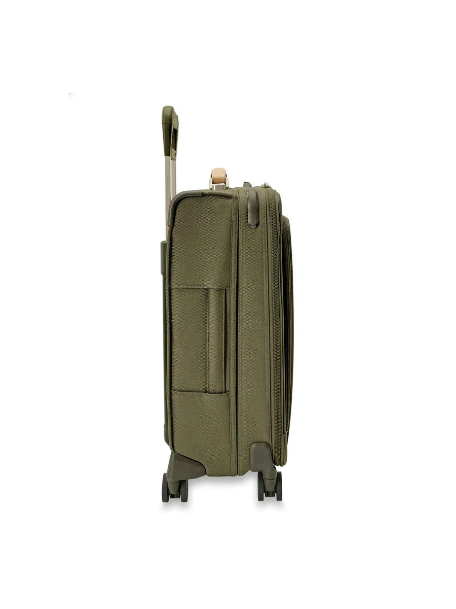 Baseline Essential Carry-on Spinner 22"