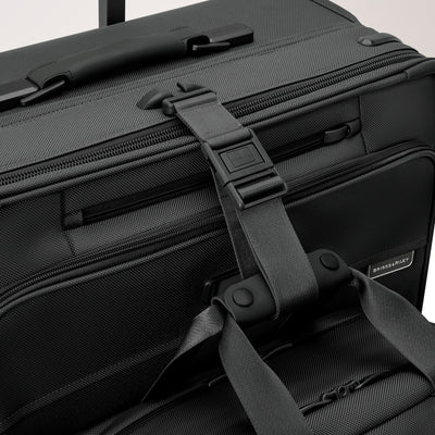 Briggs & Riley Baseline Expandable Spinner