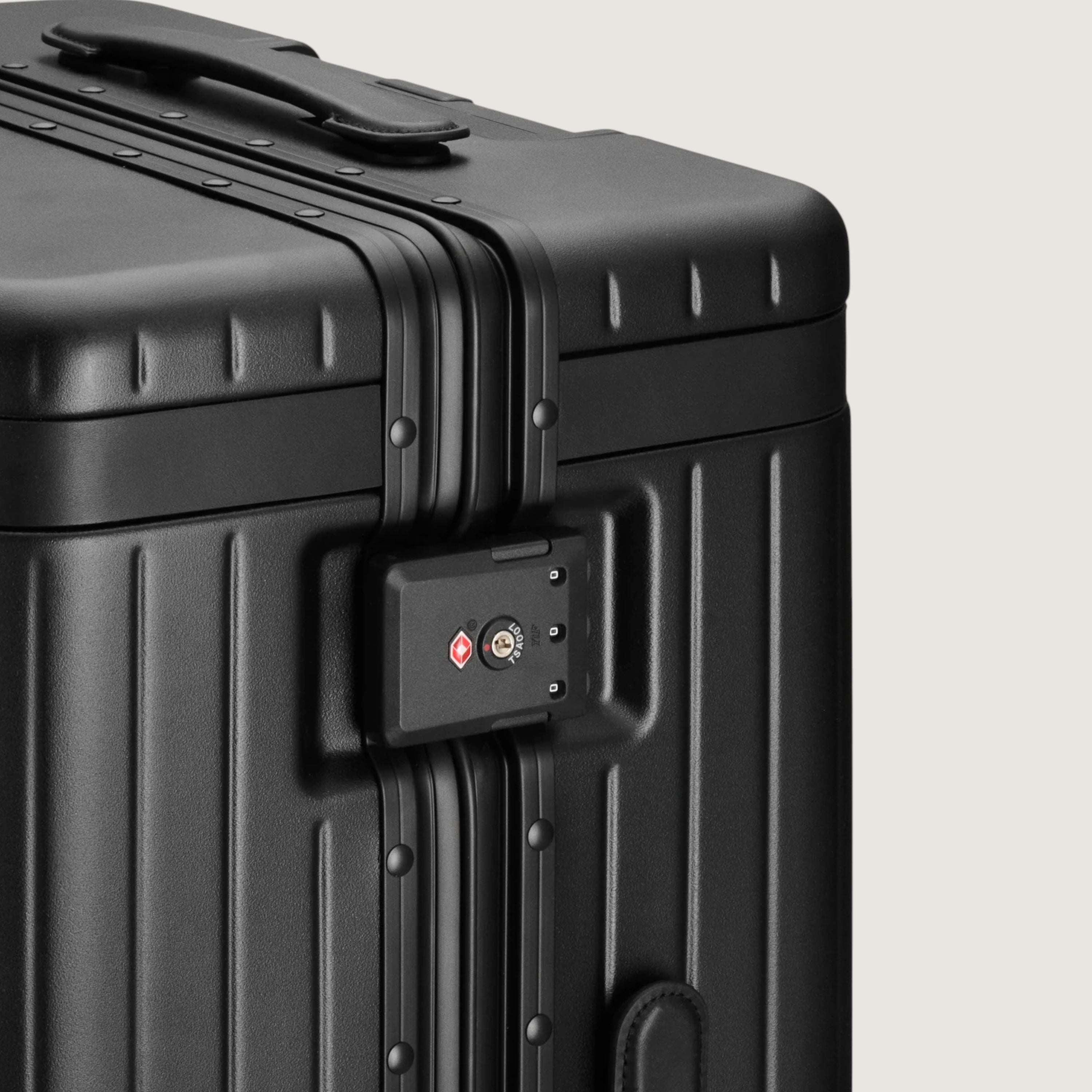 Carl Friedrik Hybrid Hardside Spinner