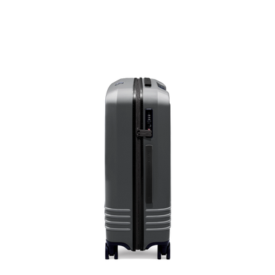 Roam Designer Collection Check-In 26"