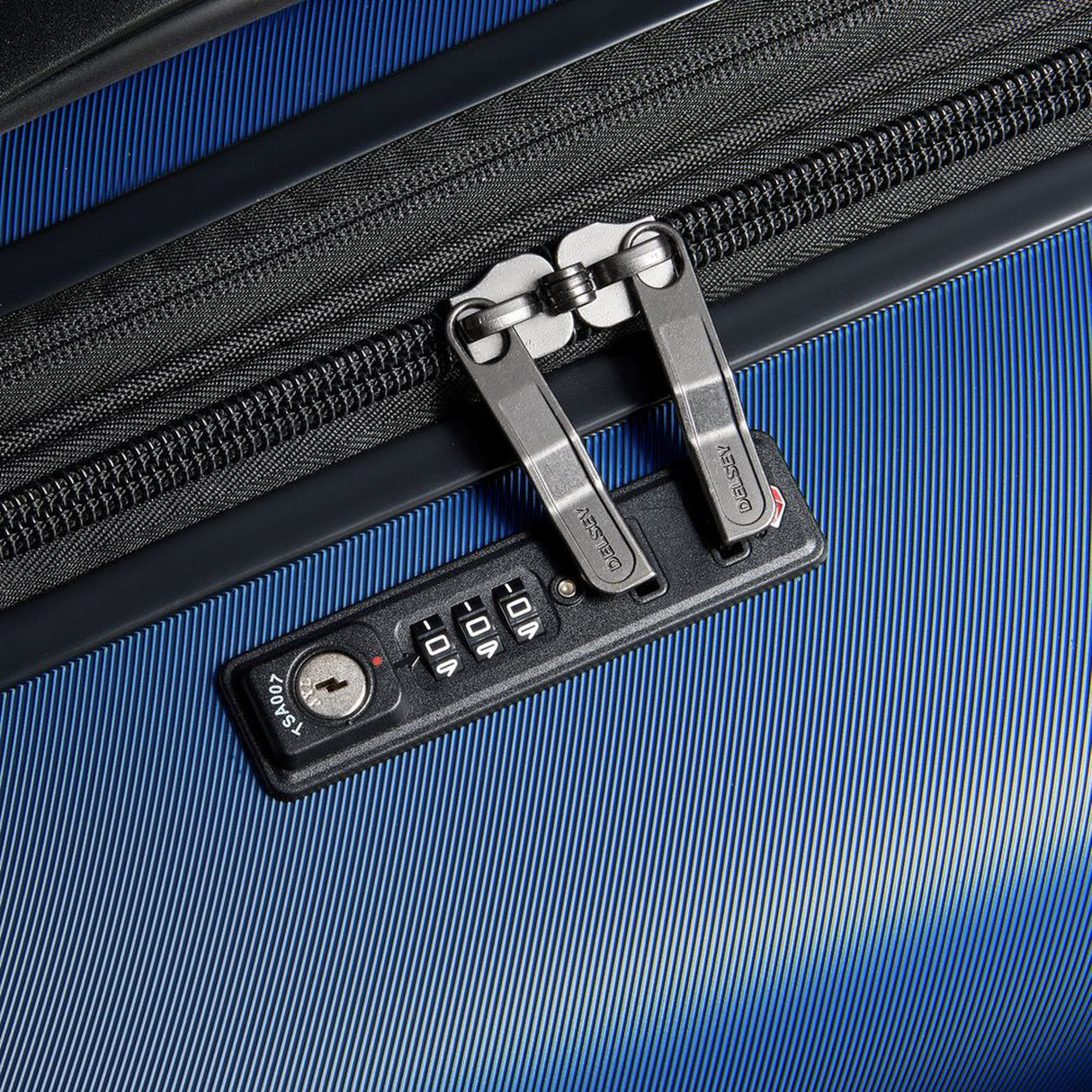 Delsey Cruise 3.0 Expandable Spinner Large 28"