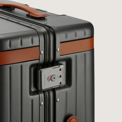 Carl Friedrik Hybrid Hardside Spinner