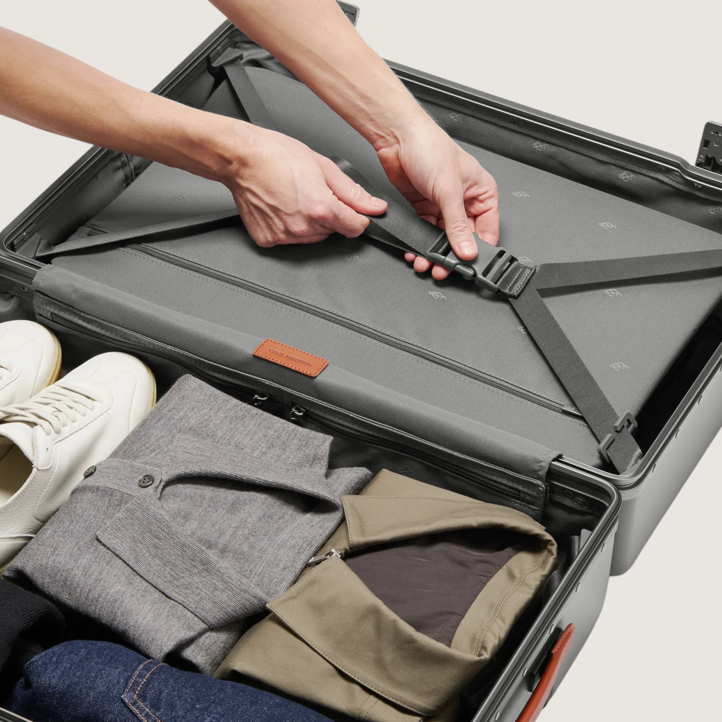 Carl Friedrik Hybrid Hardside Spinner