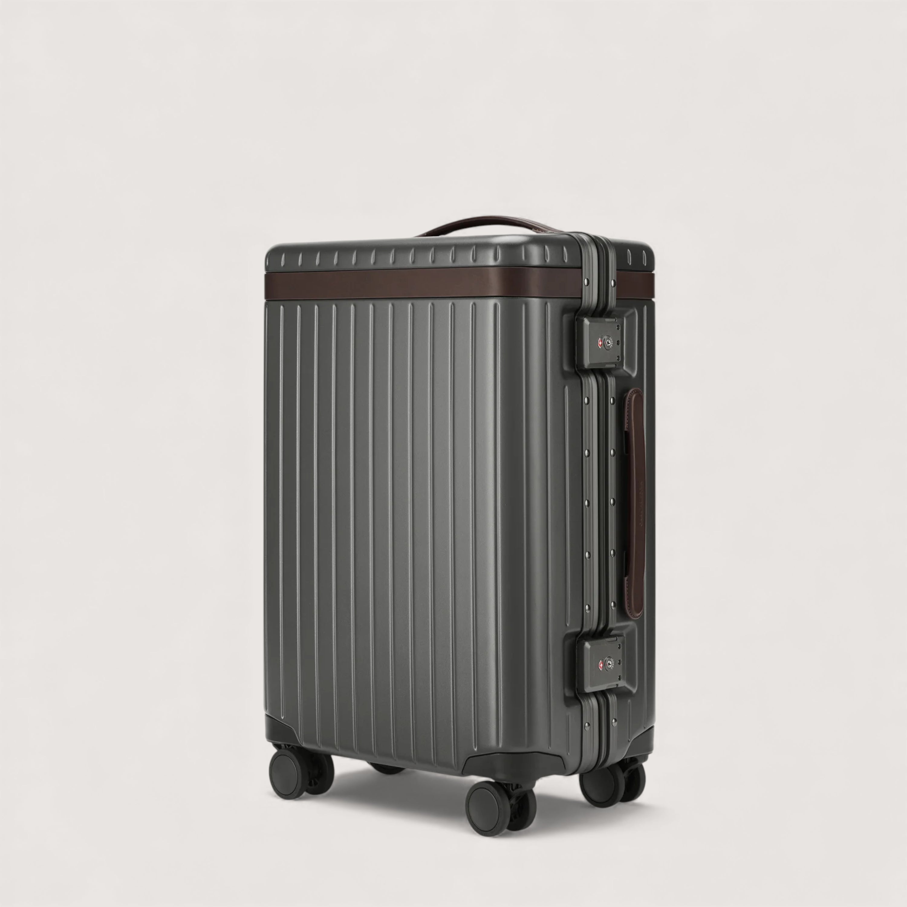 Carl Friedrik Hybrid Hardside Spinner