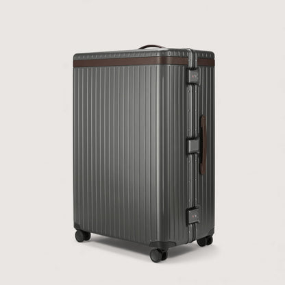 Carl Friedrik Hybrid Hardside Spinner