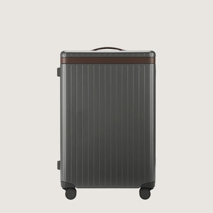 Carl Friedrik Hybrid Hardside Spinner