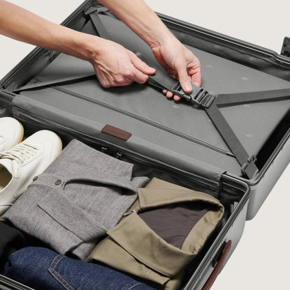 Carl Friedrik Hybrid Hardside Spinner