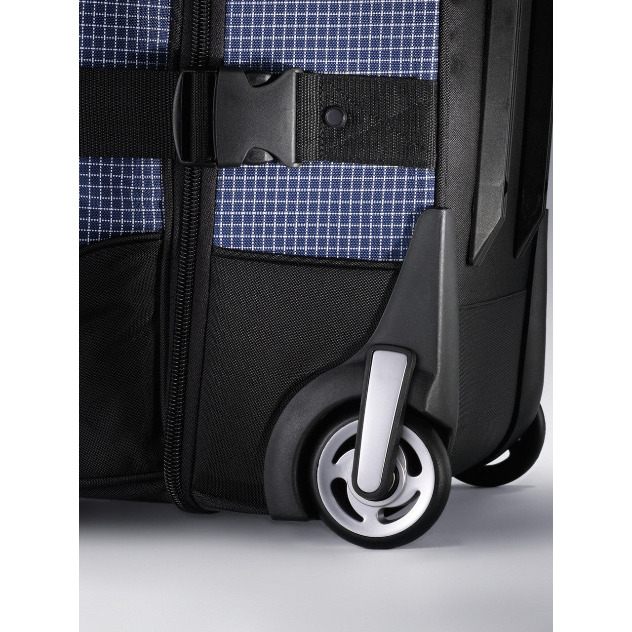 Samsonite Ripstop Wheeled Duffel 26"