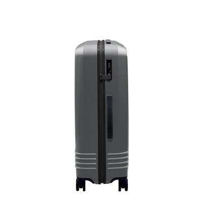 Roam Designer Collection Large Check-in 30"