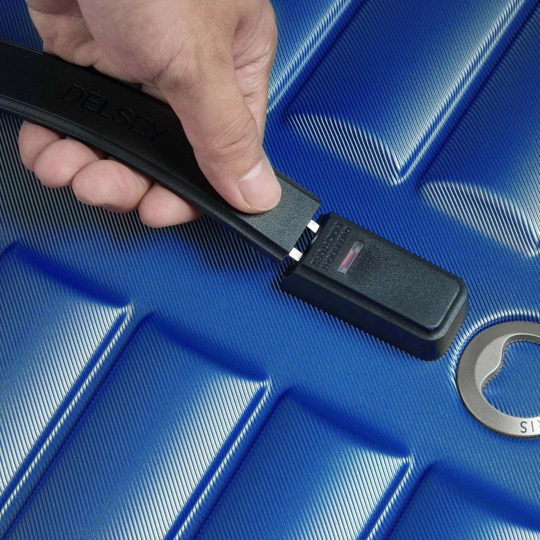 Delsey Shadow 5.0 Spinner Trunk Medium