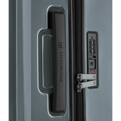 Victorinox Airox Medium Hardside Case 27"