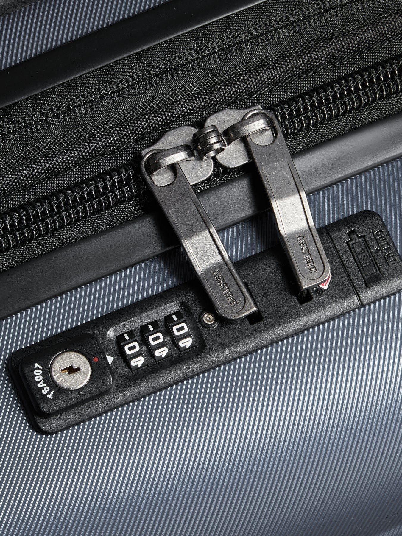 Cruise 3.0 Expandable Spinner Carry-On