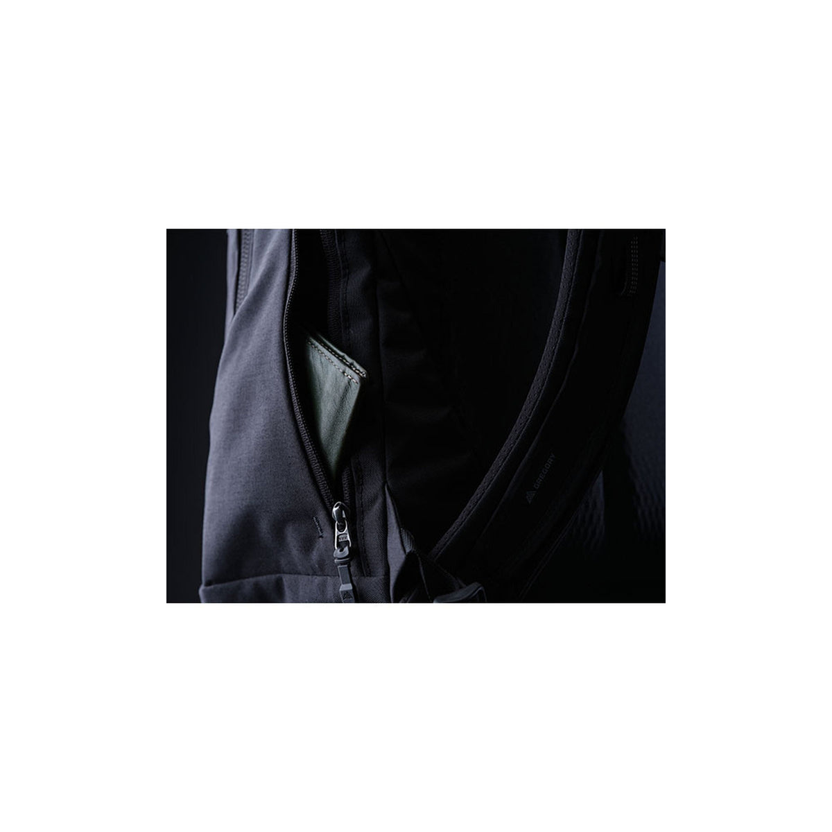 Gregory Outset 20L Onyx Black DETAIL interior