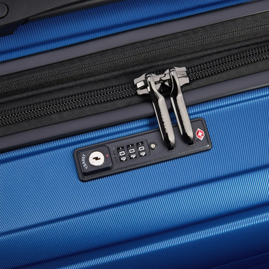 Delsey Shadow 5.0 Expandable Spinner Medium